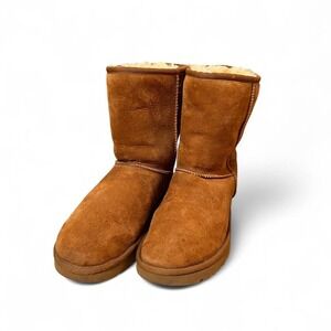 UGG Classic Short II Shearling Boots Women's Size 8 Chestnut